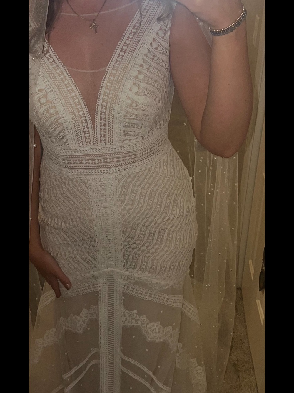 Gabbiano Italian lace mermaid gown - Picture 4 of 4